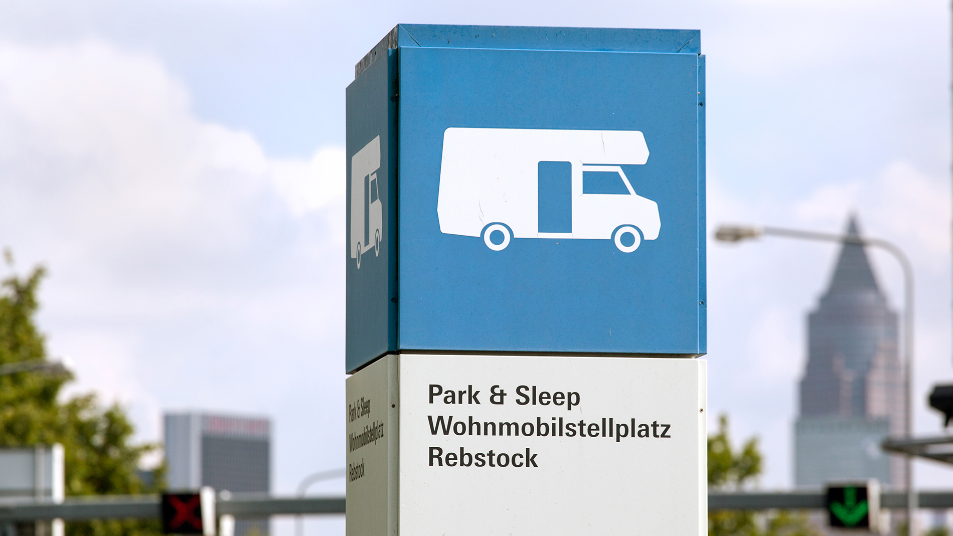 Park & Sleep: Travelling to the trade fair by caravan
