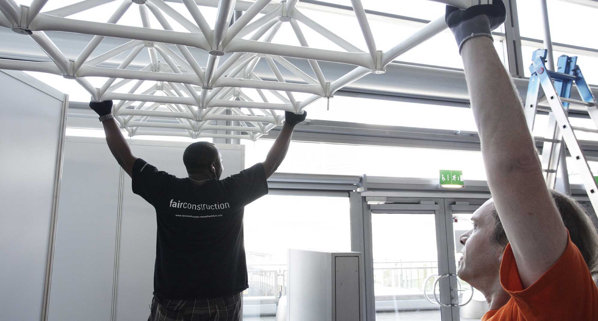 Auf- und Abbauhelfer auf der Messe Frankfurt